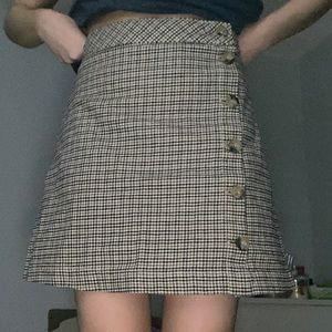 plaid A-line skirt with buttons